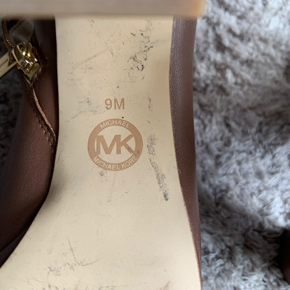 Michael Kors Brown Leather Bootie-Size 9 - Picture 4 of 4